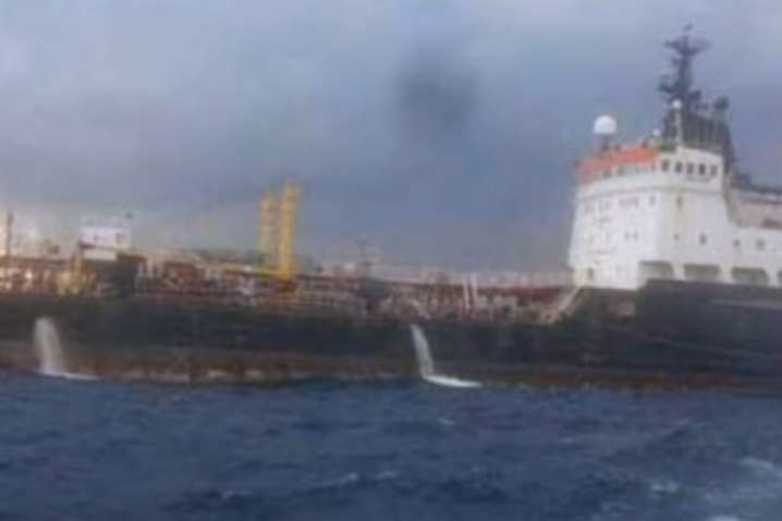 Лівійські військові розстріляли танкер, який перевозив нелегально нафтопродукти з окупованого Криму