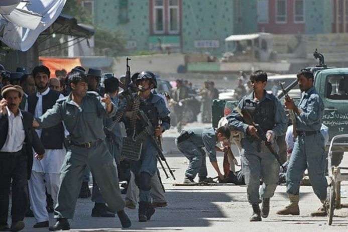 Смертник атакував поліцейських в Афганістані: 15 людей загинуло