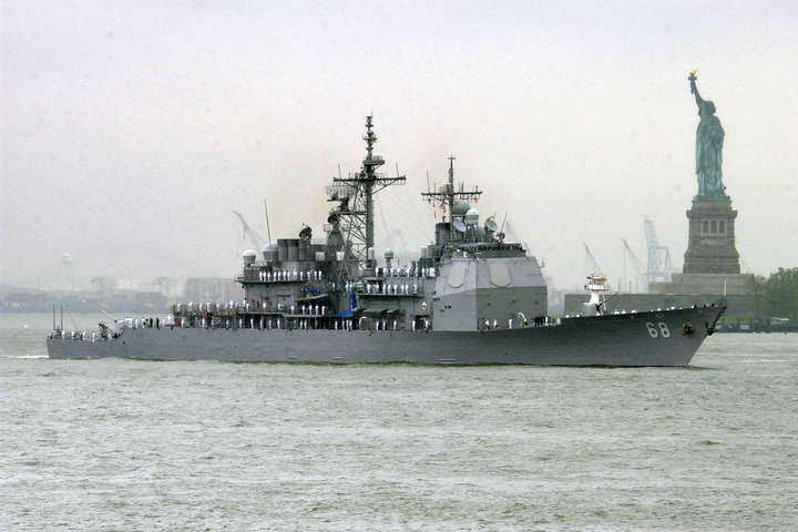Конгресмен закликав ВМФ США продовжити термін служби старіших крейсерів