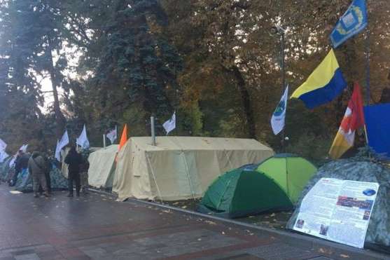 Протести в Києві: ніч під Радою пройшла спокійно