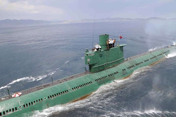 Американська розвідка: КНДР будує новий підводний човен для балістичних ракет