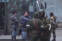 ЗМІ: В окупованому Луганську військовий переворот, озброєні люди оточили центр