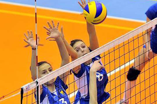 Волейбольний чемпіонат Східно-європейської зональної асоціації українки почали з перемоги