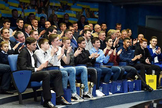 Молоді українські футболісти вперше були нагороджені «Золотими м’ячами» за свою гру