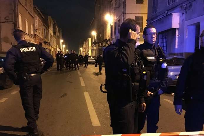 Кривава новорічна ніч в Марселі: у чоловіка випустили 29 куль з Калашнікова