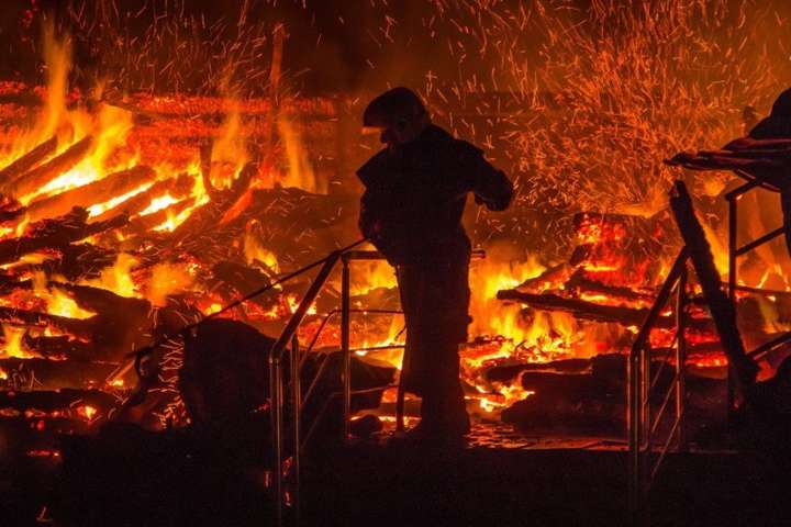 Пожежа у таборі «Вікторія»: завершено розслідування проти директора закладу