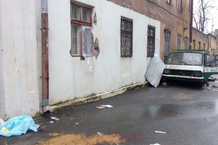 Смертельна стрілянина в Одесі: слідчі залишили докази на місці інциденту