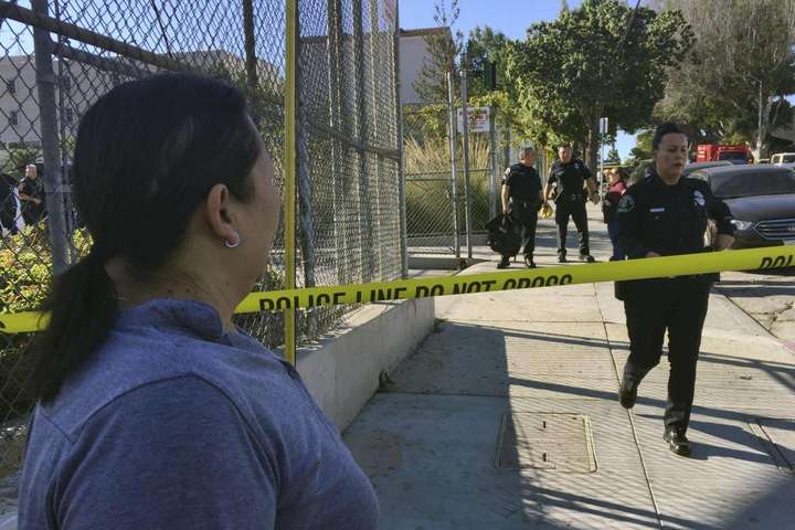 Стрілянина в Лос-Анджелесі: в результаті нападу на школу постраждали п’ятеро людей