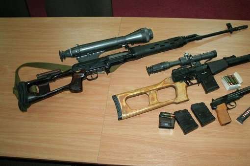У США звинуватили двох осіб у незаконних поставках зброї в Україну