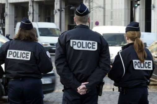 Озброєний чоловік захопив заручників у французькому супермаркеті