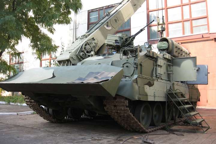 В Україні у серійне виробництво запустили бойові машини «Атлет»