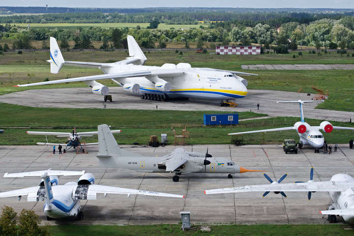 Україна і РФ обмінюються звинуваченнями щодо обслуговування літаків марки «Ан»