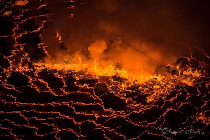 Портал до центру Землі. Фотограф провела незабутню ніч на вершині діючого вулкану