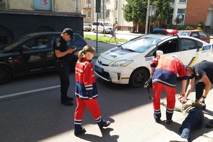 У Львові авто патрульних збило пішохода