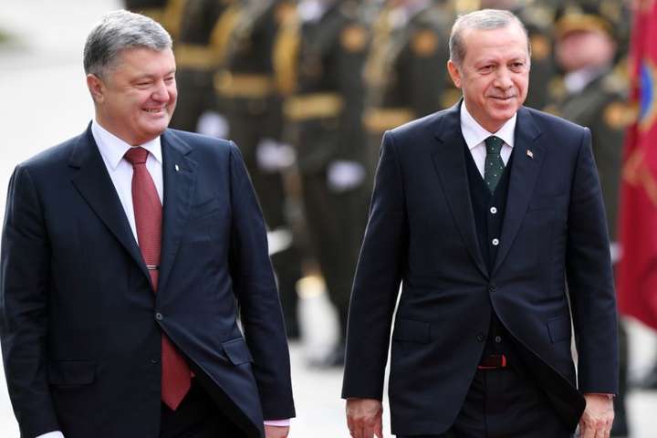 Порошенко привітав Ердогана з переобранням