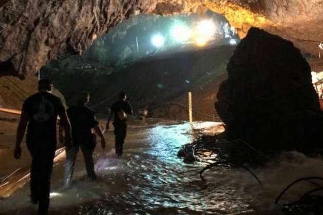 Маск доставив в Таїланд субмарину для порятунку школярів із затопленої печери