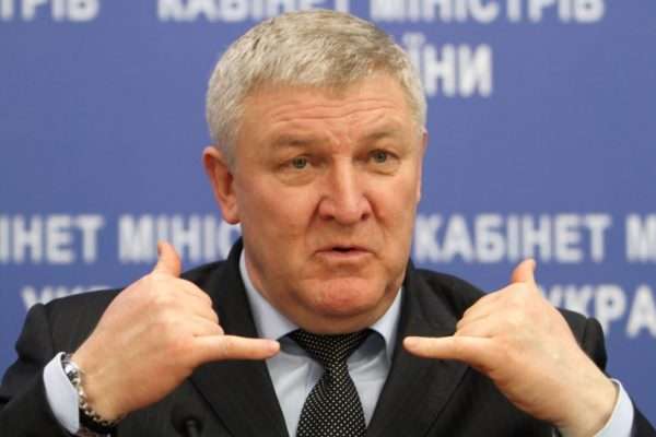 Міністр оборони часів Януковича отримав статус біженця у Білорусі