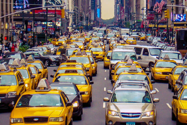 У Нью-Йорку заморозять видачу ліцензій водіям Uber