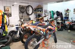 Українські поліцейські знайшли три десятки викрадених в Італії мотоциклів