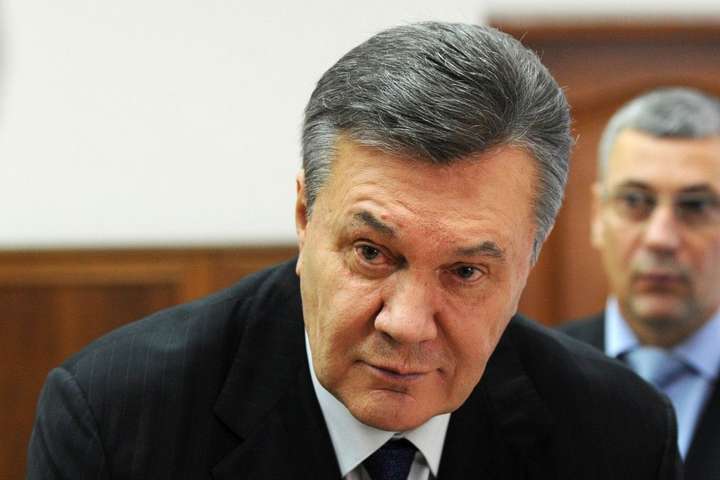 Янукович через суд хоче позбутися безкоштовних адвокатів