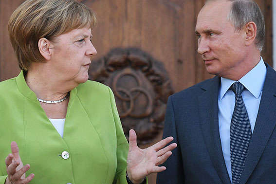 Путін поговорив з Меркель про Сирію та Донбас