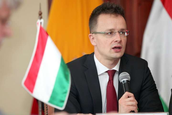 Сійярто пообіцяв негайну дзеркальну відповідь на висилку з України угорського консула