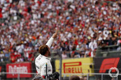 Як Льюїс Хемілтон у Мексиці святкував своє п'яте чемпіонство у Формулі-1. Фотогалерея