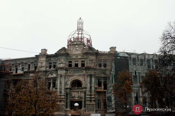 Реставрація будинку Руссова: як зараз виглядає багатостраждальна будівля (фоторепортаж)