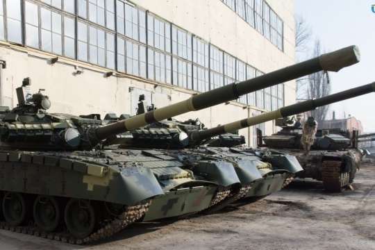 Харьковский бронетанковый модернизировал более ста танков Т-64 — Порошенко