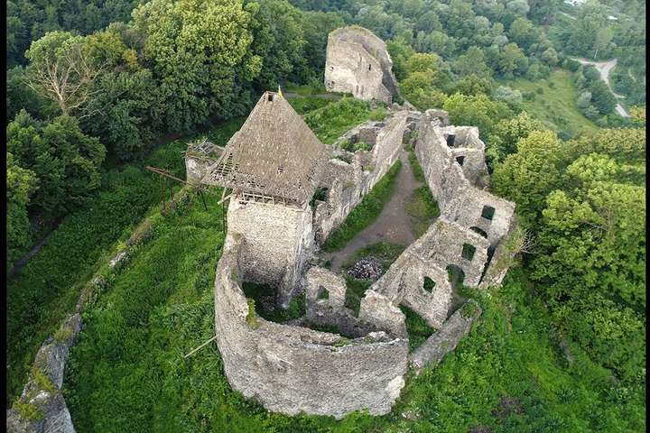 У Невицький замок на Закарпатті тимчасово обмежать доступ туристів