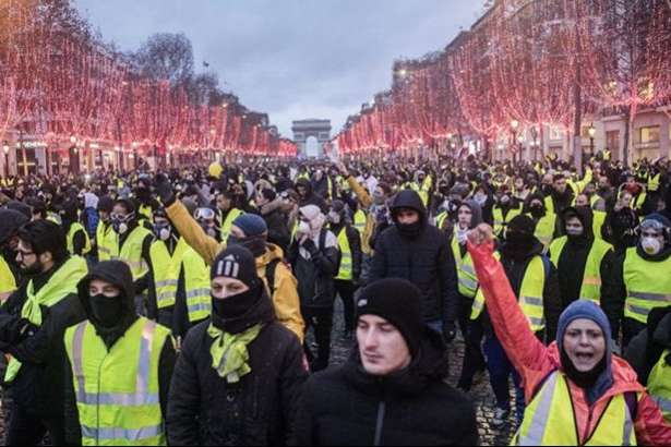 У Парижі «жовті жилети» вийшли на протести попри заборону