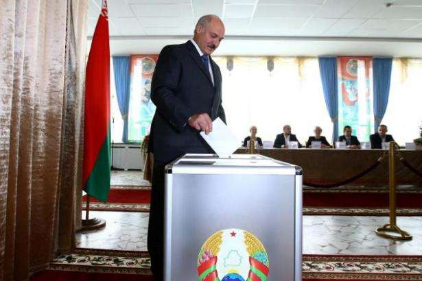 Лукашенко анонсував парламентські вибори в Білорусі: «Без дурі, аналізів і стадіонів»