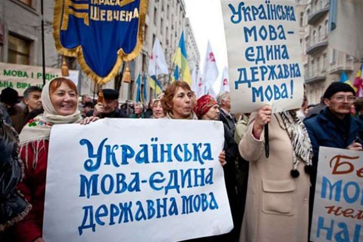 Кириленко закликав Зеленського виступити на захист державної мови