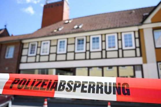 В Германии найдены пятеро человек, застреленных из арбалета