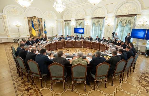 Підсумки засідання РНБО: ринок електроенергії, як того вимагав Коломойський, поки не відмінили