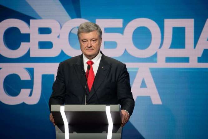 Порошенко заявив, що його команда має план як протягом 10 років Україні стати членом НАТО