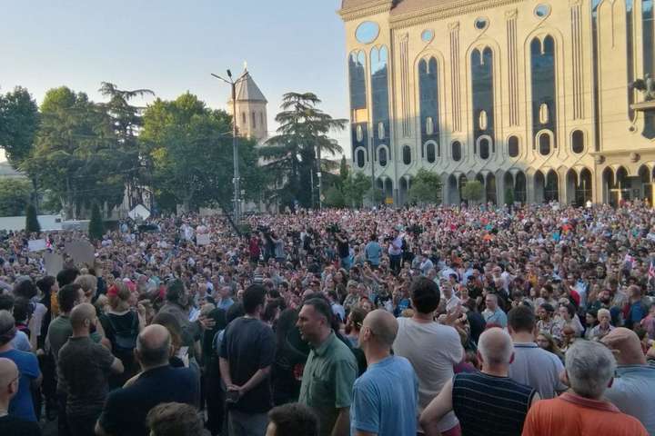 Під парламентом Грузії почалася нова акція протесту