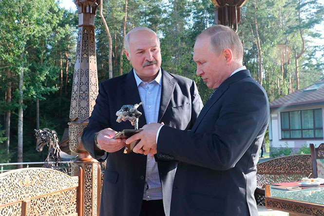 Лукашенко подарив Путіну двох «дзюдоїстів»