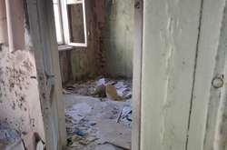 У медчастині Київського СІЗО в’язнів «лікують» у палатах без світла та з вибитими вікнами (фото)
