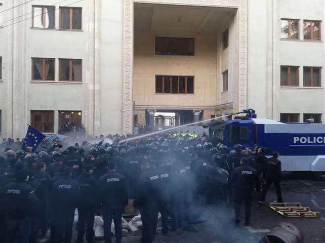 У Грузії під час розгону акцій протесту постраждало шестеро людей