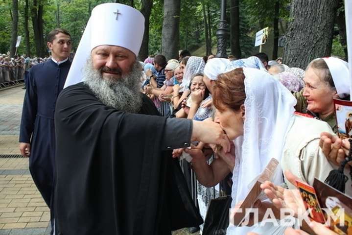 В Україні відчутно зменшилася кількість прихильників Московського патріархату - опитування