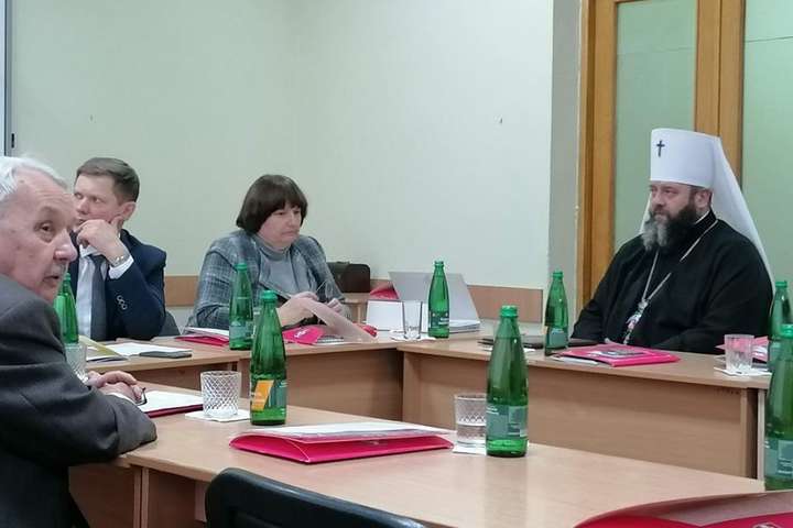 Митрополит Української православної церкви захистив кандидатську дисертацію 