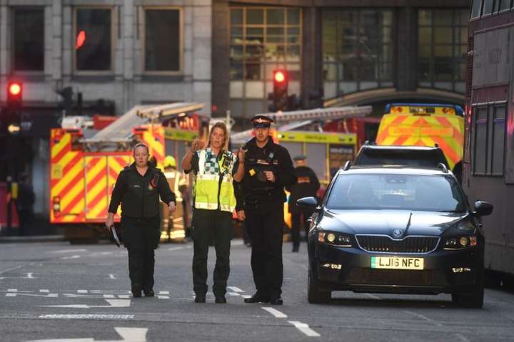 У Лондоні відкрили міст, де напередодні стався теракт 