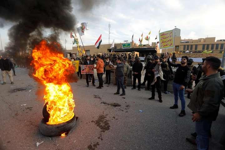 Протестувальники у Багдаді покинули посольство США