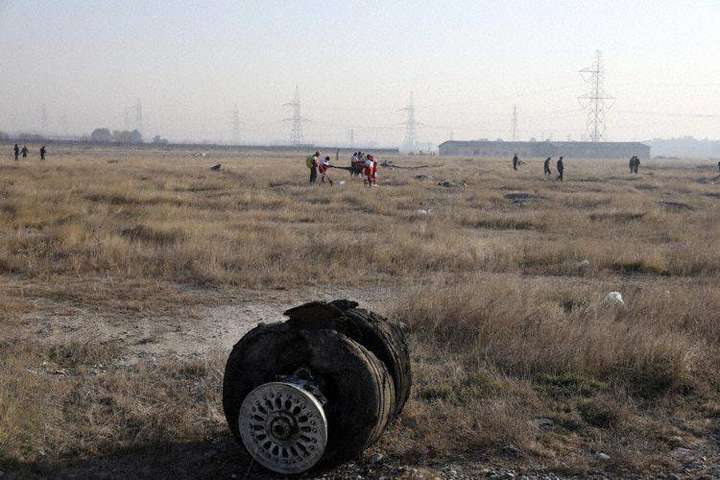 Катастрофа українського літака в Ірані. Відео з місця трагедії