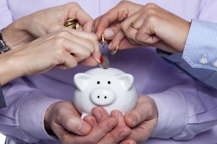 Накопичувальна пенсія: скільки внесків доведеться платити українцям