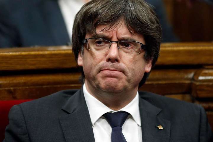 Іспанія зажадала від Європарламенту позбавити Пучдемона недоторканності