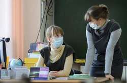 Сторонніх не пускати, масові заходи не проводити: школи Києва отримали вказівки через грип 