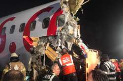 В аеропорту Стамбула під час посадки розвалився літак: понад 100 постраждалих