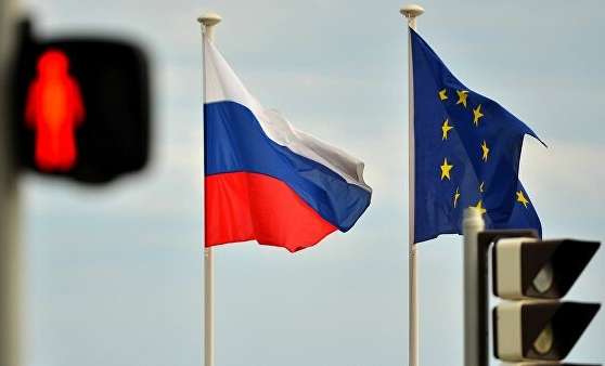 У ЄС продовжили росіянам санкції за Крим, але розморозили активи Азарова